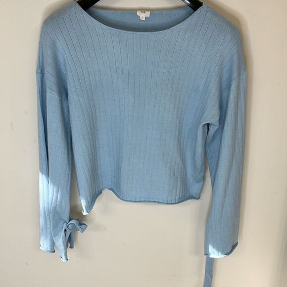 O&O S oversized Lightweight Cropped Bell Tie Sleeve Sweater Top - Picture 1 of 7